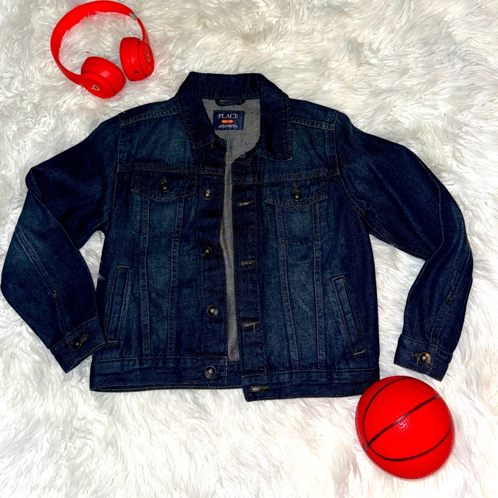 Dark denim jacket - size medium 7/8
